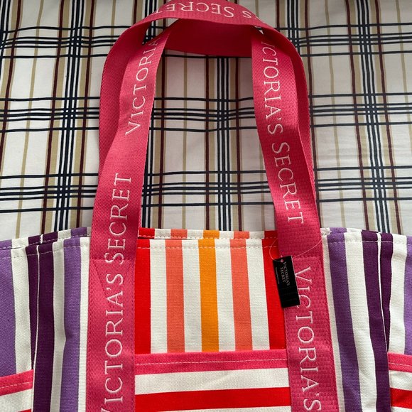 Victoria's Secret Weekender Tote Bag - Picture 5 of 8